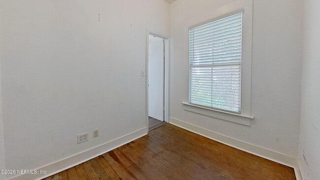 Building Photo - 2210 Myra St