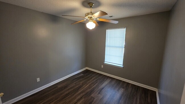 Building Photo - 7115 Lindsey Leaf Cove