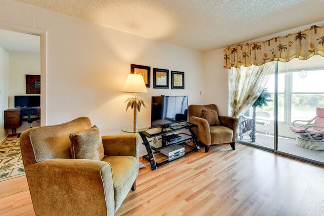 Building Photo - 3817 Lake Bayshore Dr
