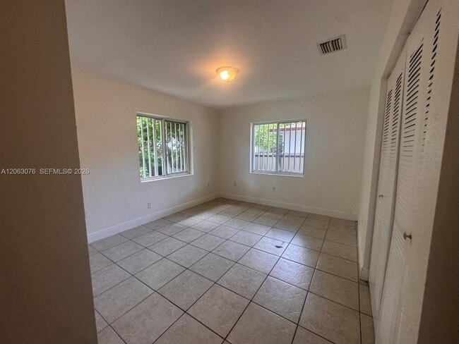 Building Photo - 3342 NW 9th Ave