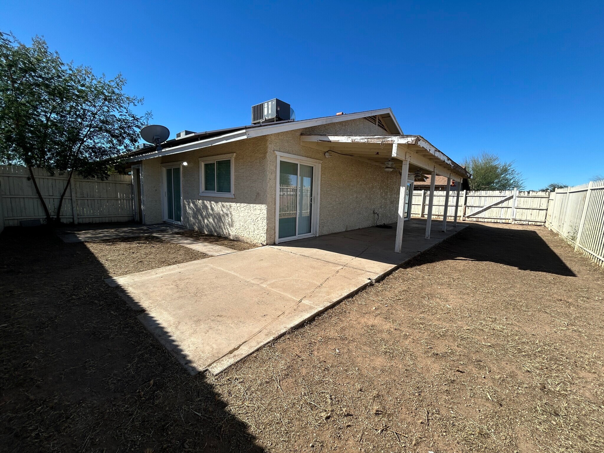 Building Photo - 3024 E Waltann Ln