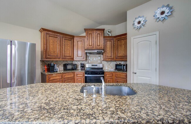 Building Photo - 13312 Highland Lake Ln