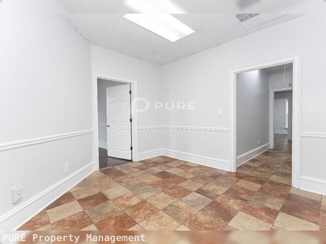 Building Photo - 7175 Jonesboro Rd