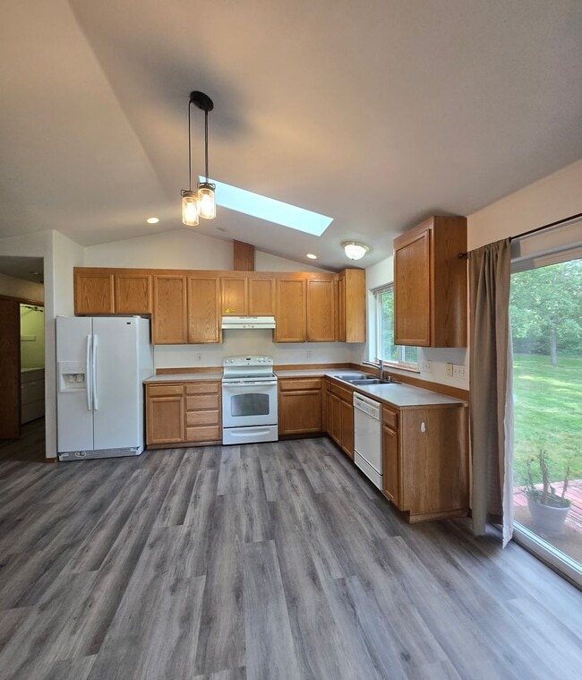 Building Photo - 3 Bed, 2 Bath Craftsman Style Home - Great Location in Port Townsend!