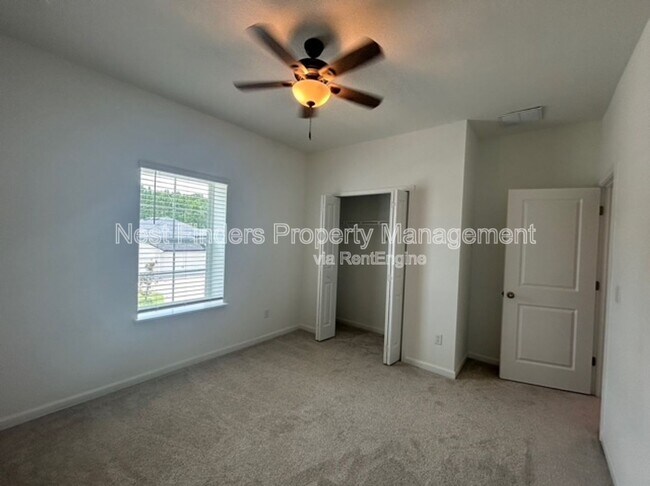 Building Photo - 42 Golden Fern Dr