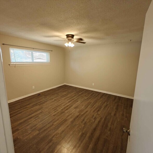 Building Photo - 4001 Lara Ln