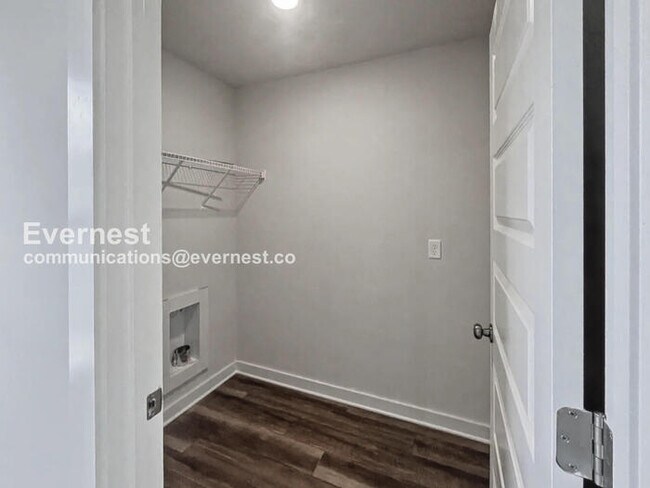 Building Photo - 2284 Robert Gwynne Dr