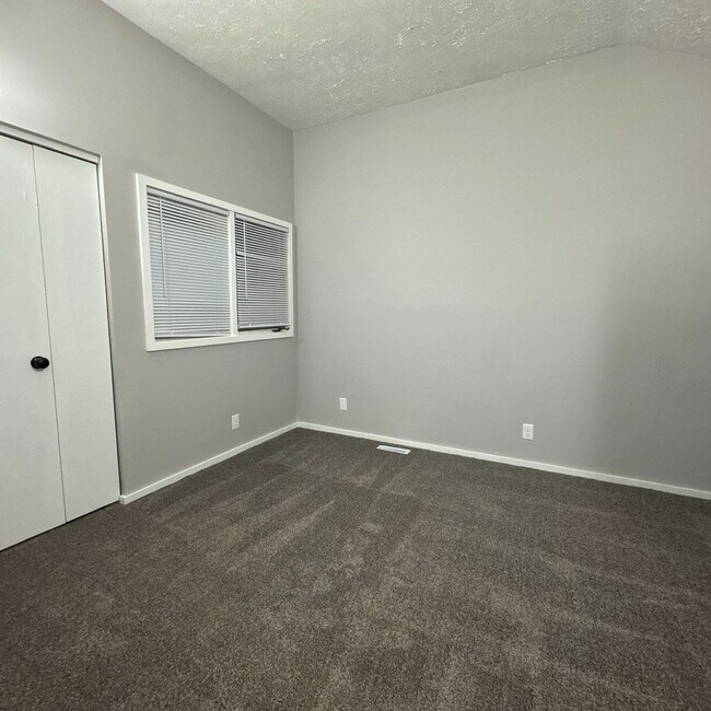 Building Photo - Luxurious 2-Bedroom Apartments with Modern...