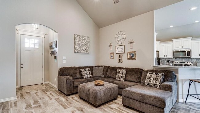Building Photo - 3308 White Horse Dr