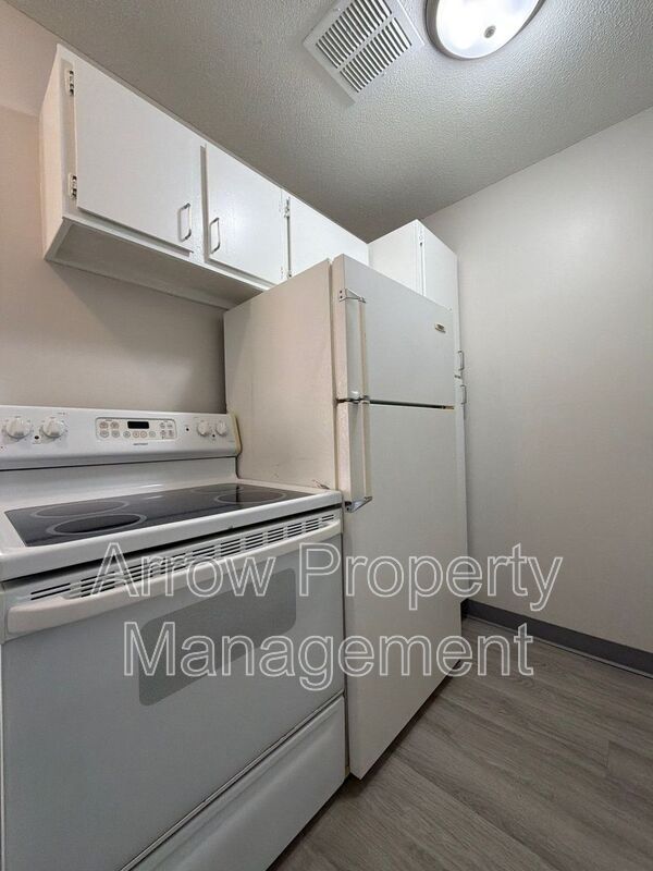 Building Photo - 1111 E St