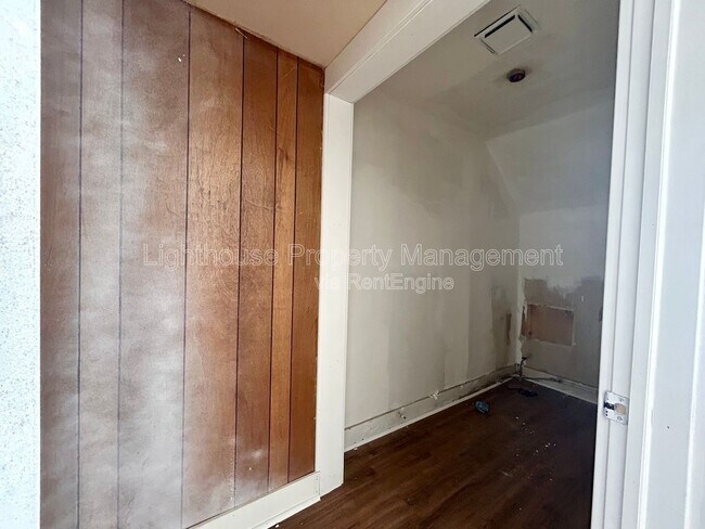 Building Photo - 1147 3rd St