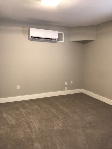 1st bdrm - 626 S Main St