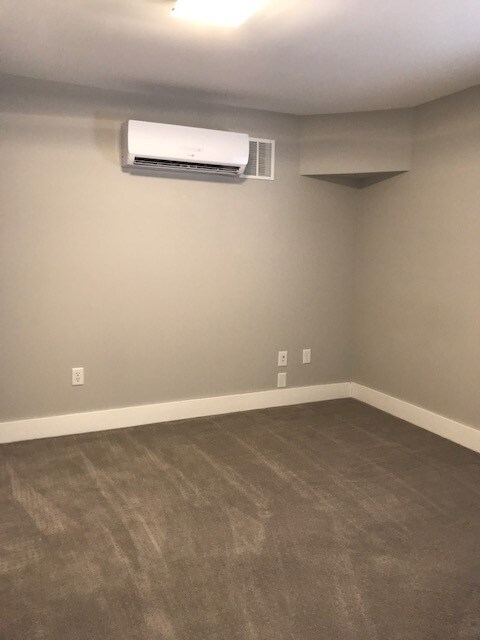 1st bdrm - 626 S Main St