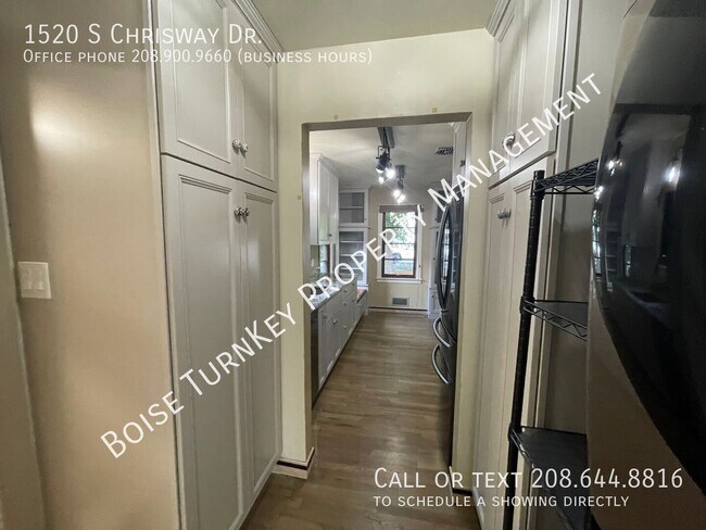 Building Photo - 1520 Chrisway Dr