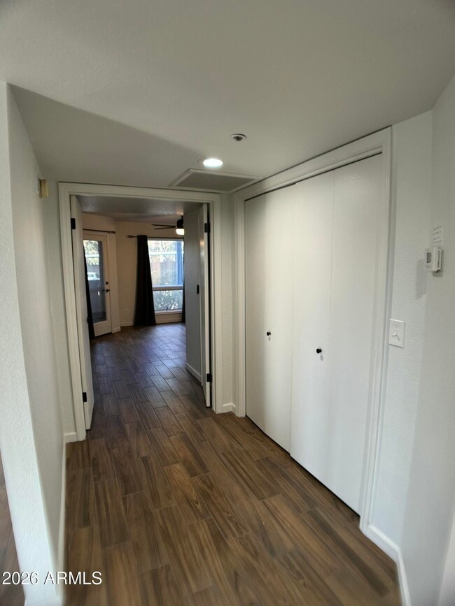 Building Photo - 905 N Beeline Hwy