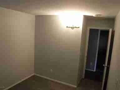 Building Photo - 1600 Eastridge Dr