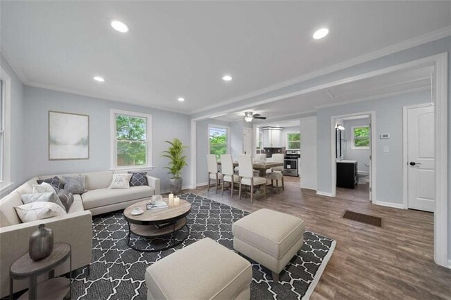 Building Photo - 701 Daniel Ave