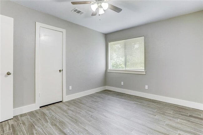 Building Photo - 10611 Golden Quail Dr