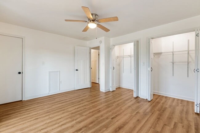 Building Photo - Charming and Private 1 Bedroom- Thursday 7...