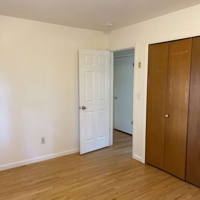 Building Photo - 2721 Meadowlark Ave