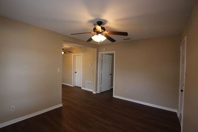 Building Photo - Adorable 2 Bedroom 1 Bath Home in West Tyler! Available now!