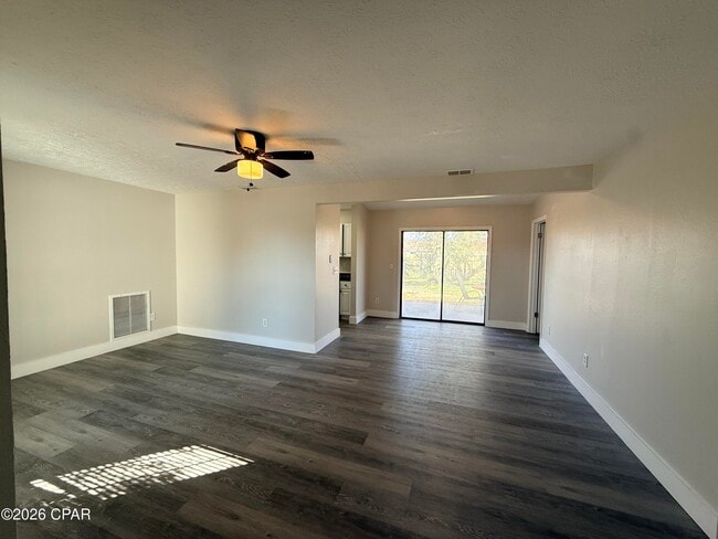 Building Photo - 6615 Enzor St