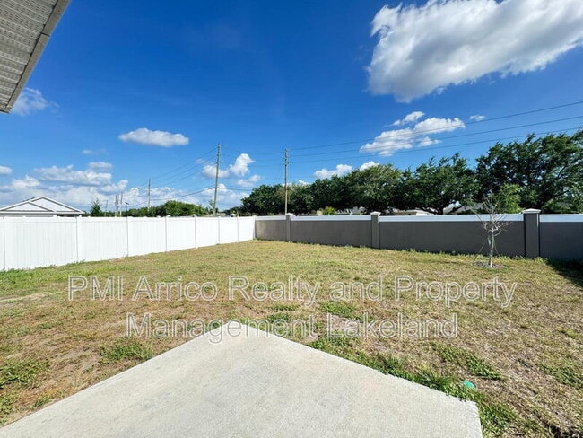 Building Photo - 645 Bell Prairie Cir