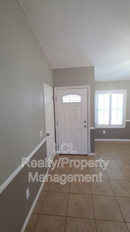 Building Photo - 29940 Evans Rd