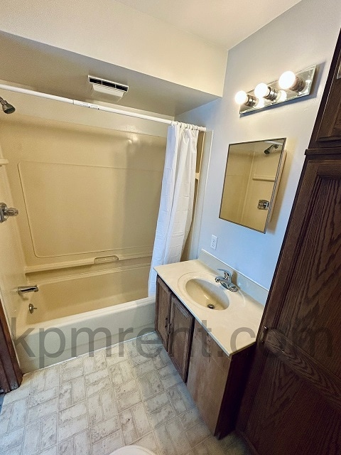 Building Photo - 606 5th Pl SE