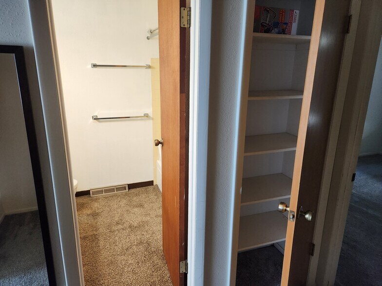 Upstairs Bath and Linen - 8945 Field St