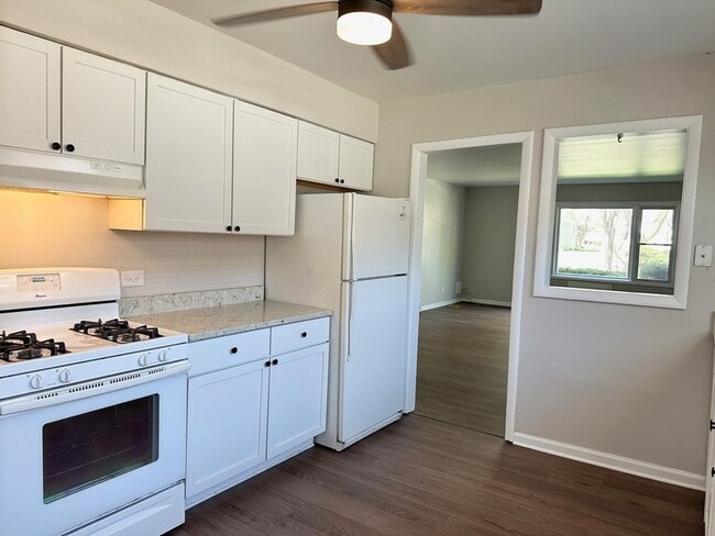 Building Photo - 525 Ryan Ln