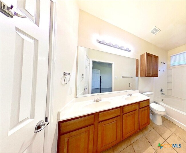 Building Photo - 308 Rinehardt St