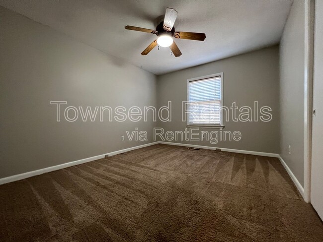 Building Photo - 718 Dandridge Dr