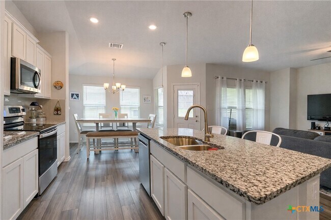 Building Photo - 2403 Corradino St