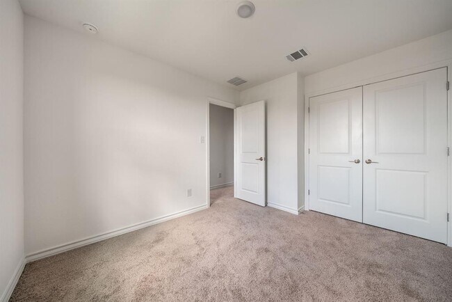 Building Photo - 123 Watkinville Rd