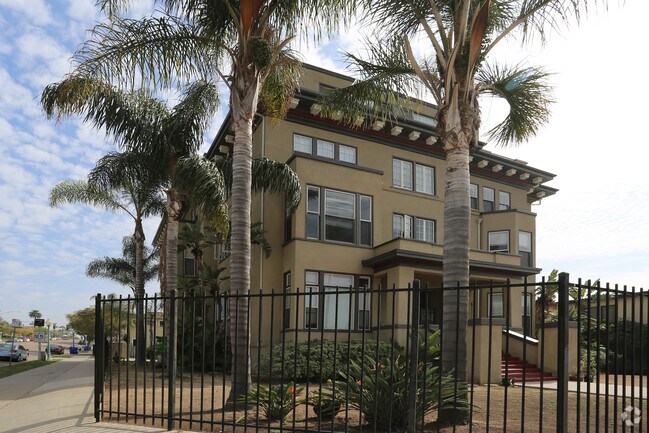 Building Photo - 563 22nd St