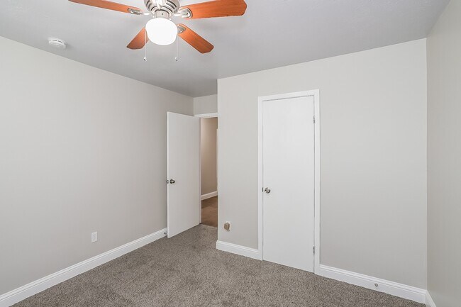 Building Photo - 10819 Sagewind Dr