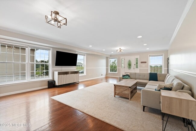 Building Photo - 36 Main St