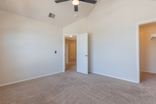Building Photo - 1303 Alpine Pond