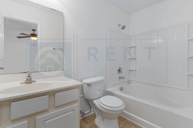 Building Photo - Available Now: Updated 3 Bedroom with Garage!