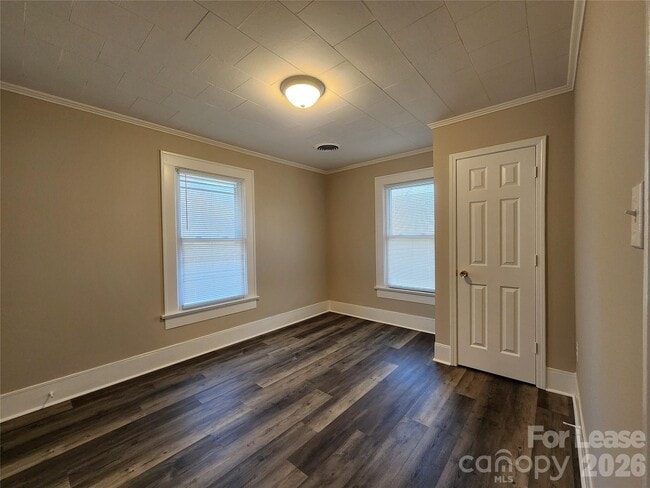 Building Photo - 1126 S Fulton St