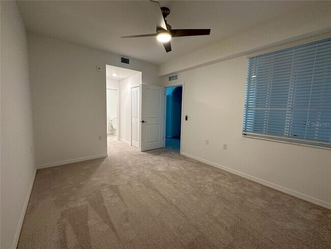 Building Photo - 14131 Heritage Landing Blvd