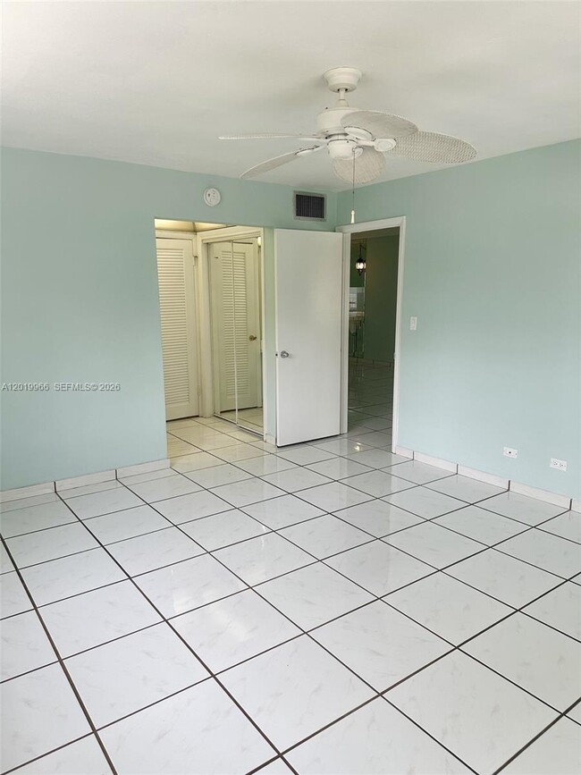Building Photo - 300 Galen Dr
