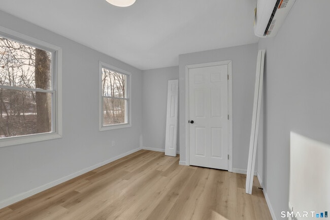 Building Photo - 194 Hartford Rd