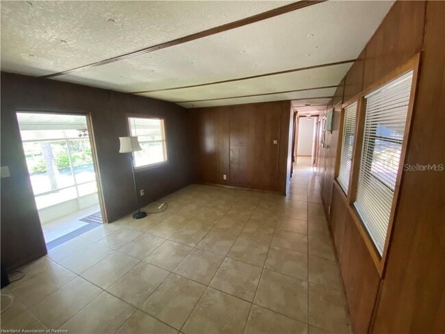 Building Photo - 1526 Fort Meade Rd