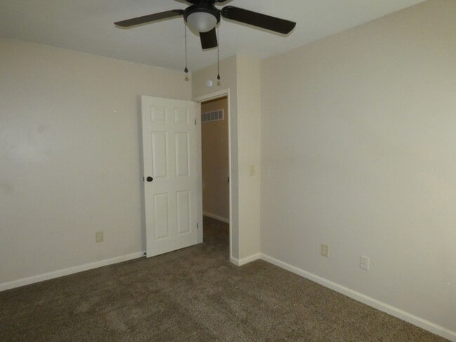 Building Photo - Beautifully Updated Property In North Kans...