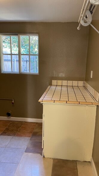 Laundry room - 13947 Meadow Ln