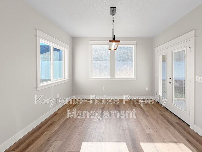 Building Photo - 4401 E Wedge St