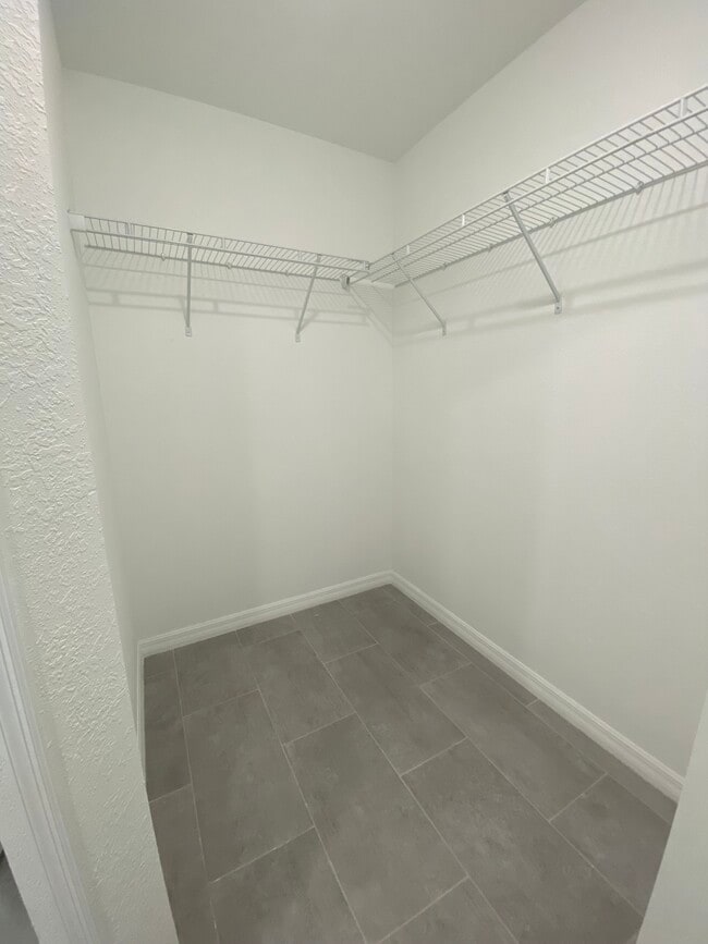 Building Photo - 2926 Diplomat Pkwy W