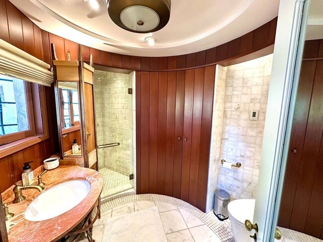 Building Photo - Custom Designer Mediterranean Style Home, 5 BR, 4.5 BA with Pool